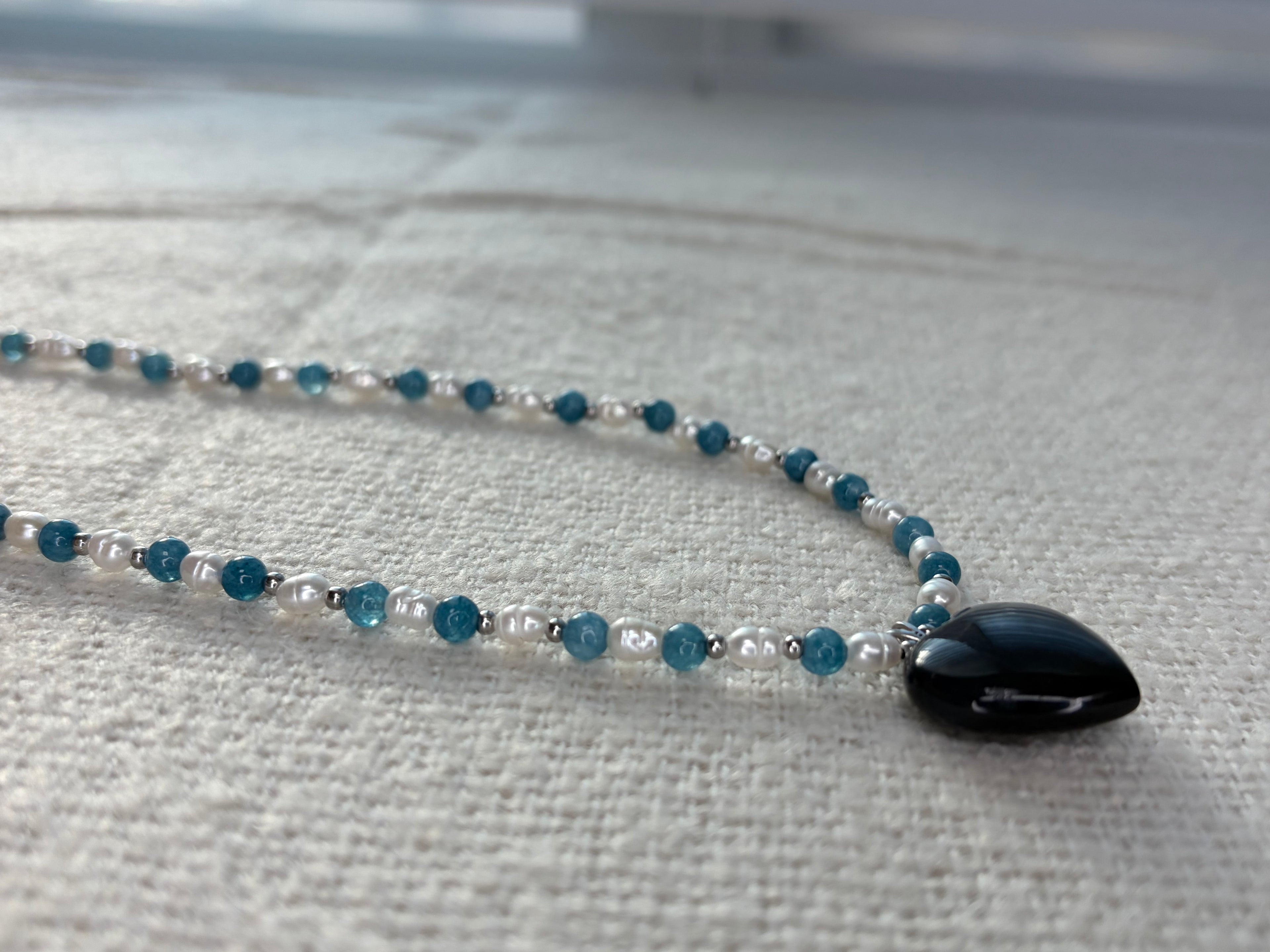 Blue pearl necklace