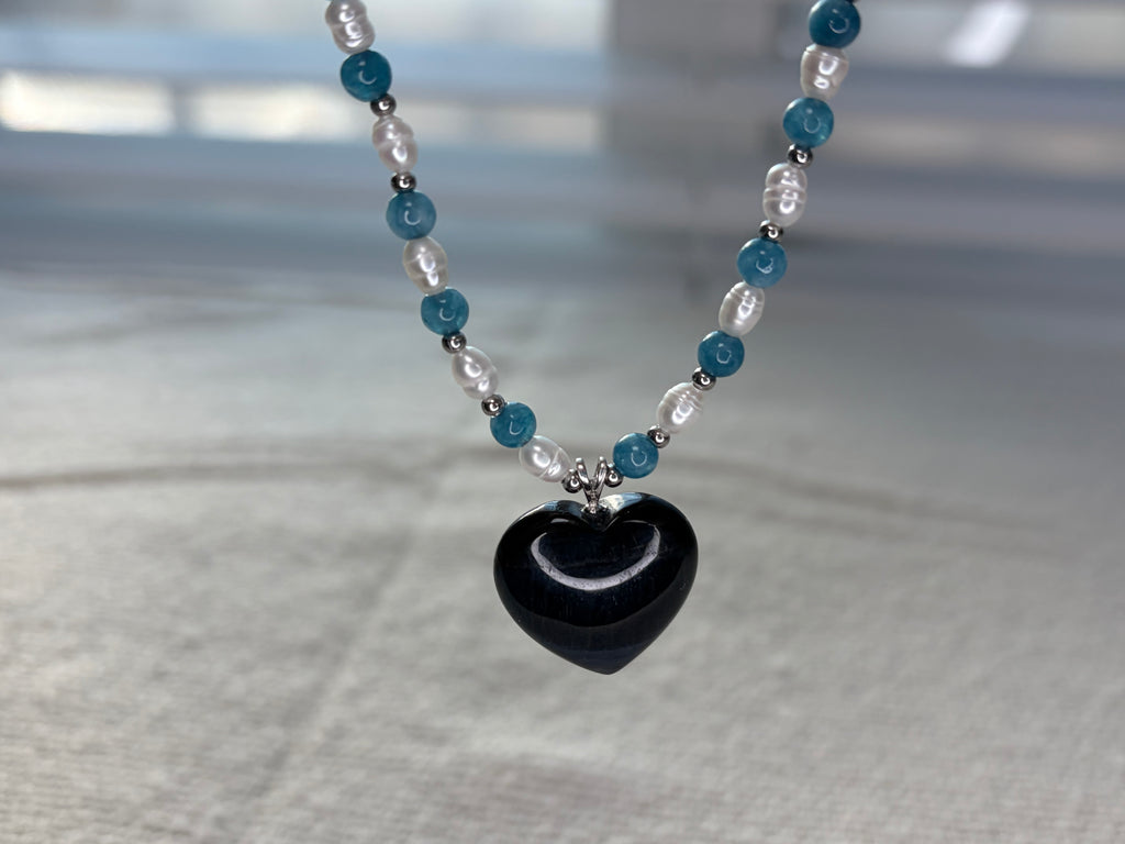 Blue pearl necklace